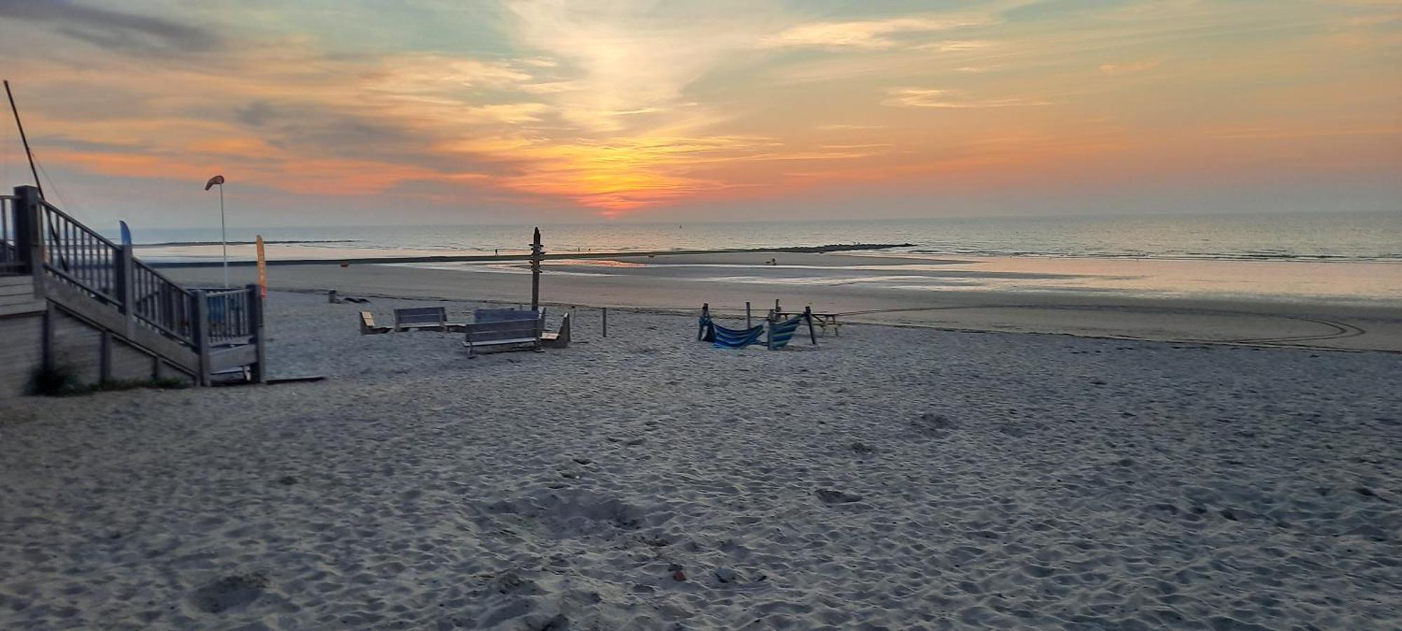 Beachstudio Westende With Sea View Middelkerke Ngoại thất bức ảnh